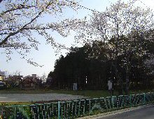 近くの児童公園